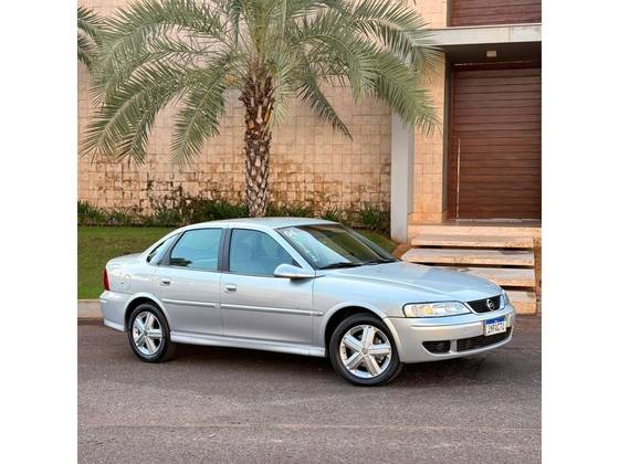 CHEVROLET VECTRA 2.0 MPFI EXPRESSION 8V GASOLINA 4P MANUAL